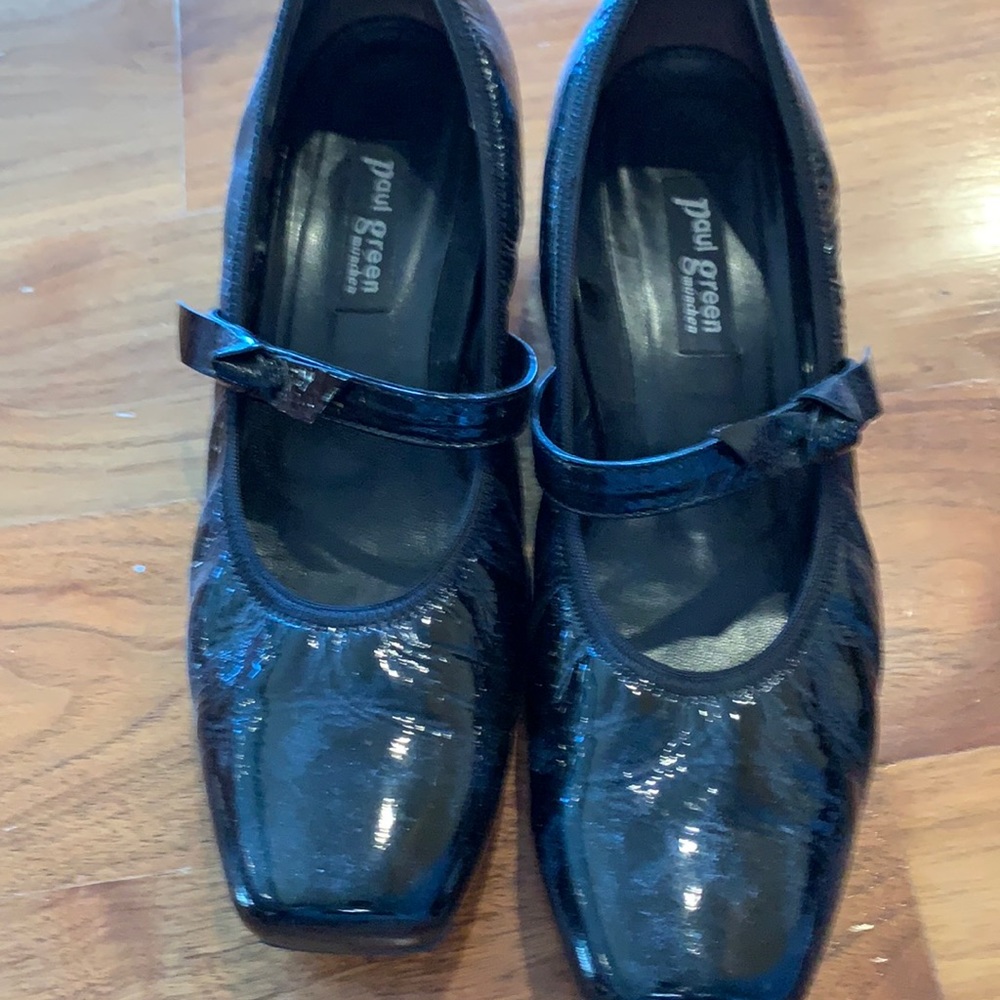 PAUL GREEN PATENT LEATHER HEELS